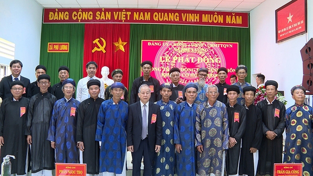 Phong trào “Dòng họ, làng, thôn, tổ dân phố không có hộ nghèo” đang tạo sức lan tỏa mạnh mẽ ở huyện Phú Vang.